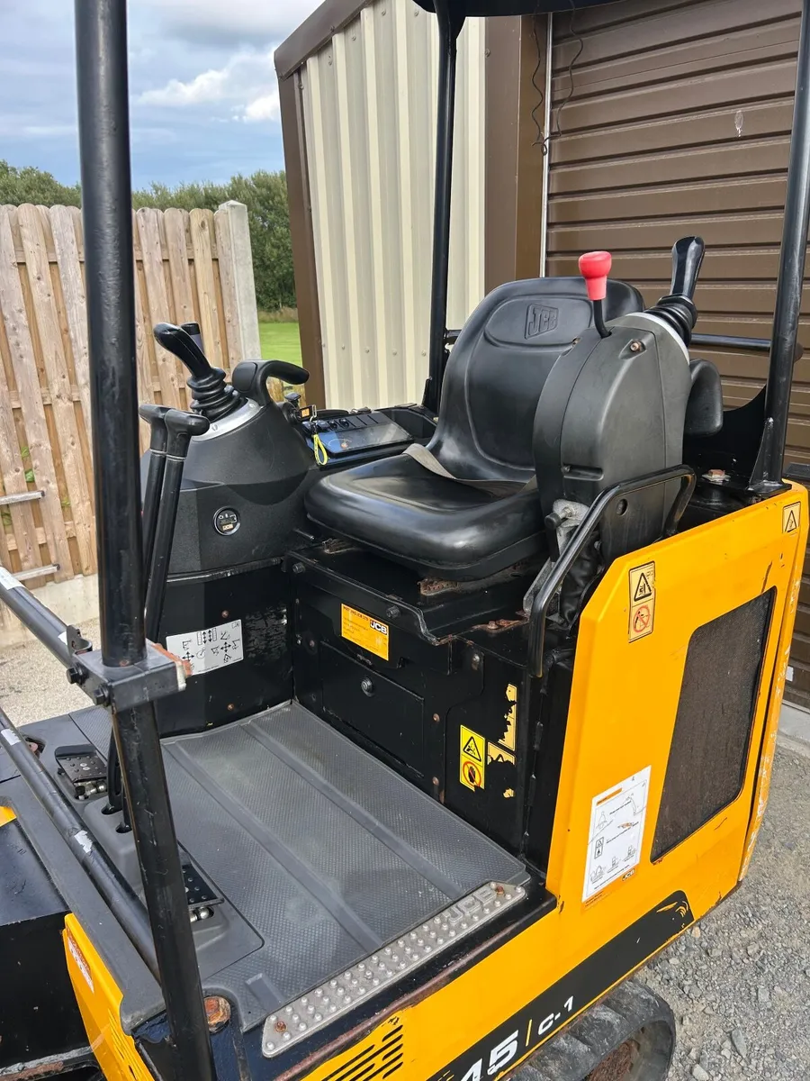 2018 jcb  **LOW HOURS ** - Image 2