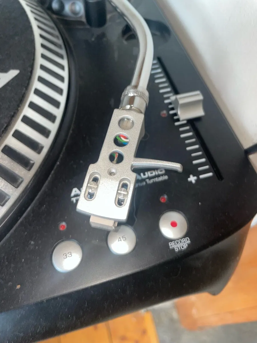 American audio turntable - Image 2