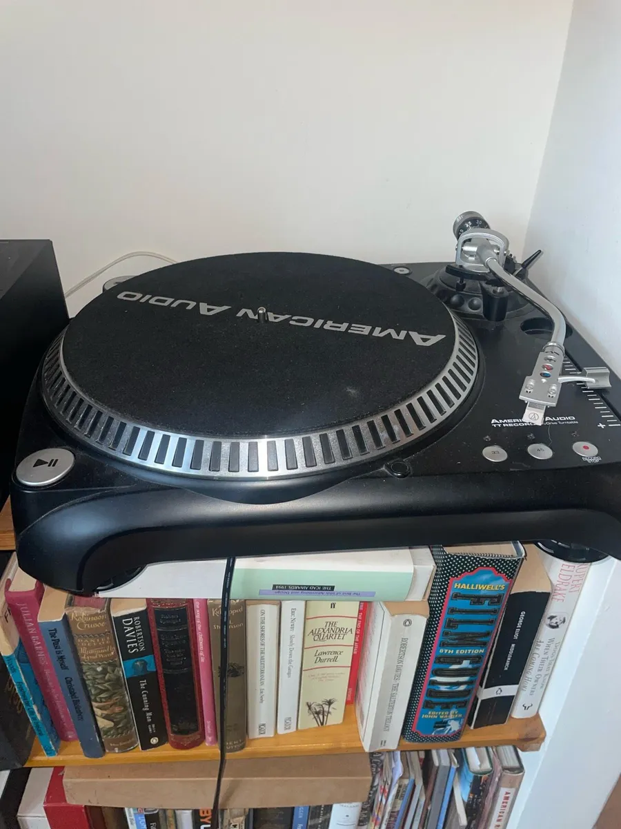 American audio turntable - Image 3