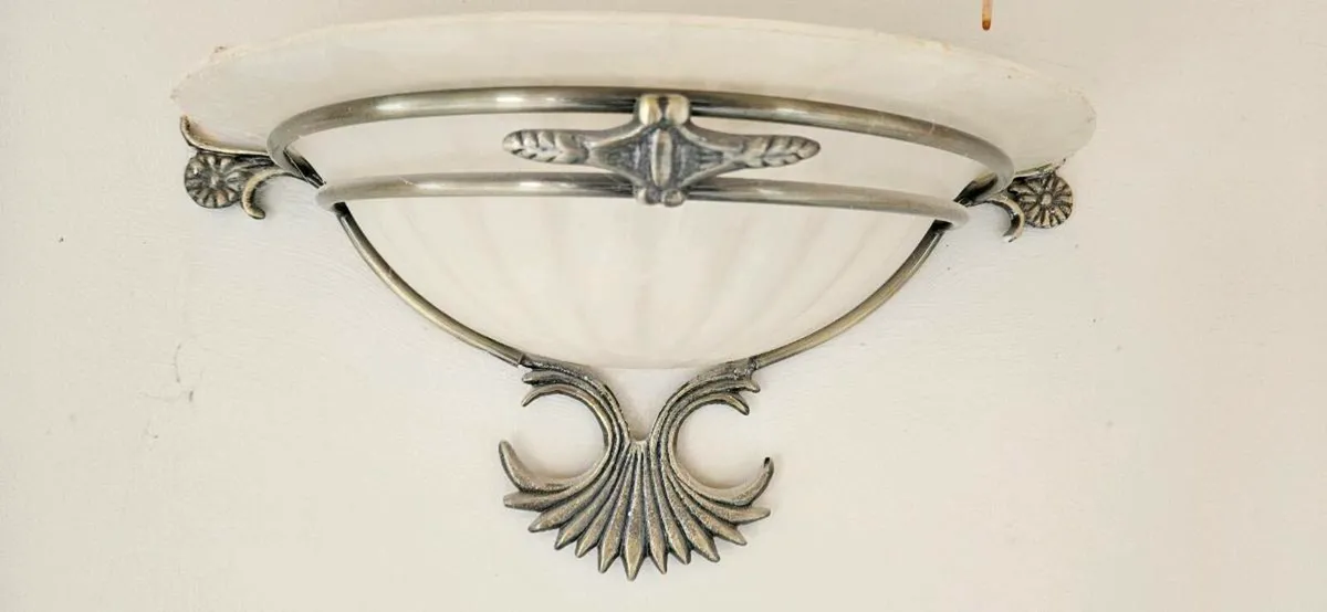 Wall lights x 2 - Image 1