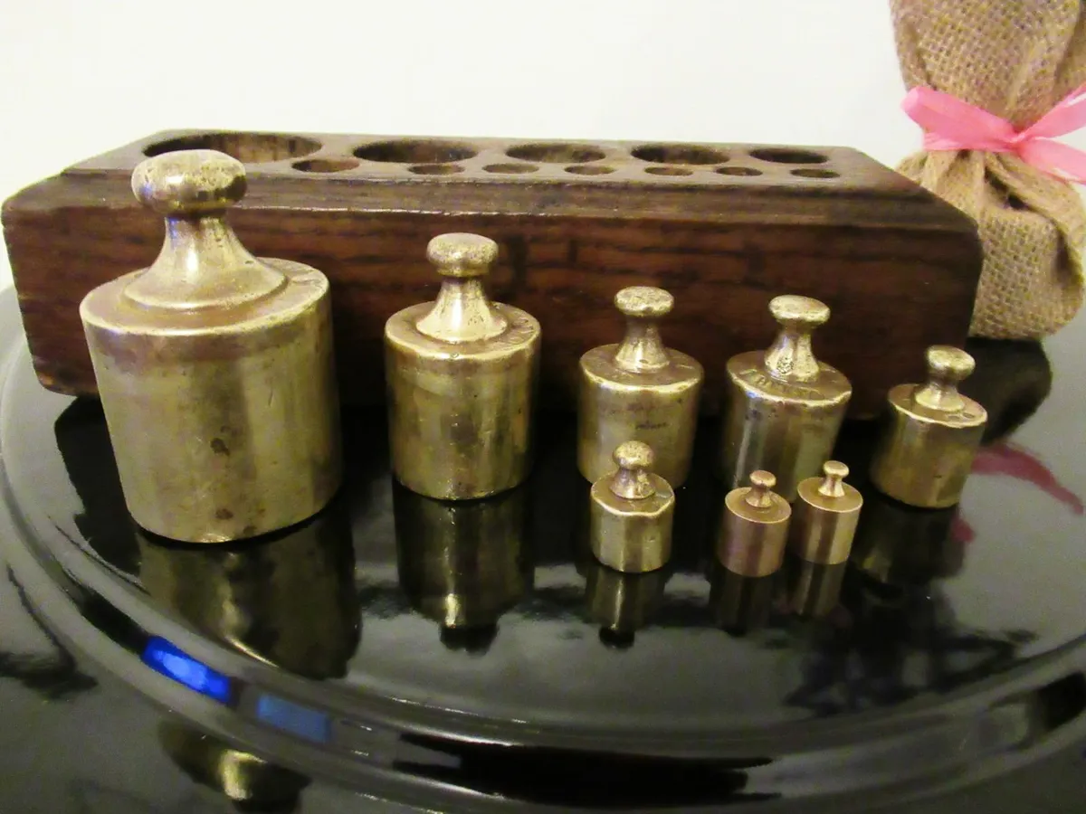 antique brass weights  hektogram decagram VINTAGE - Image 1