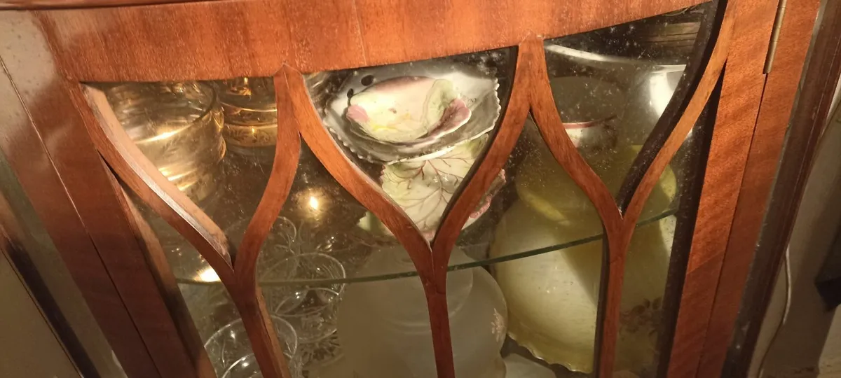 China Cabinet - Image 4