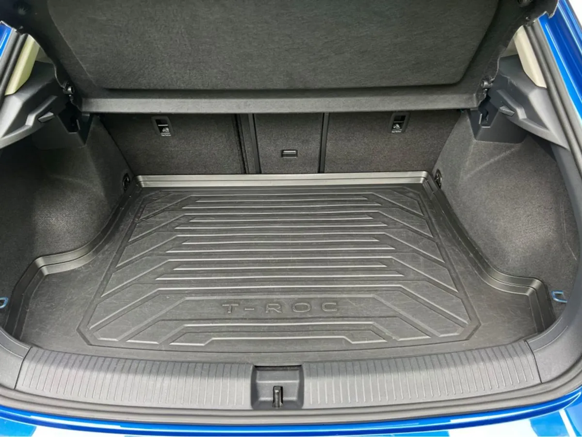 Volkswagen T-Roc Design 1.0 TSI Manual 6speed FWD - Image 4