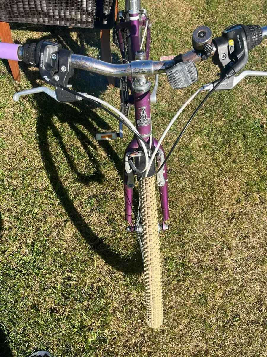 Raleigh Chic 24w Girls Junior Bike - purple - Image 4