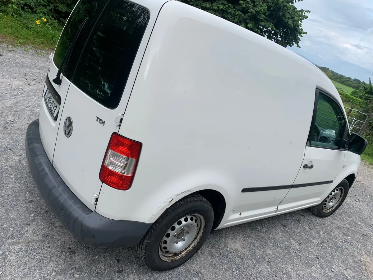 Volkswagen Caddy 2006 - Image 2