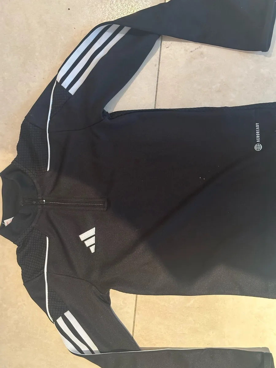 Kids adidas sweatshirt age 7 to 8 - Image 2