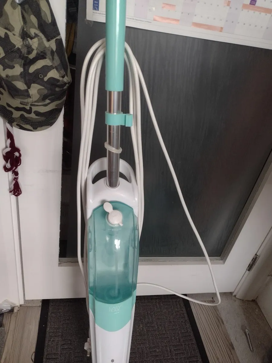 Steam floor mop - Image 1