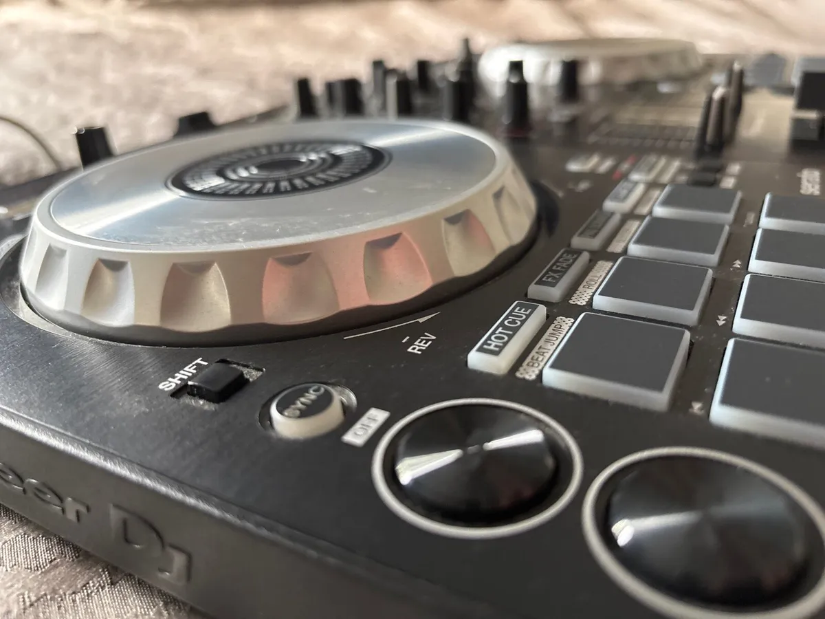 Pioneer Dj x Serato DDJ-SB3 Dj controller - Image 2