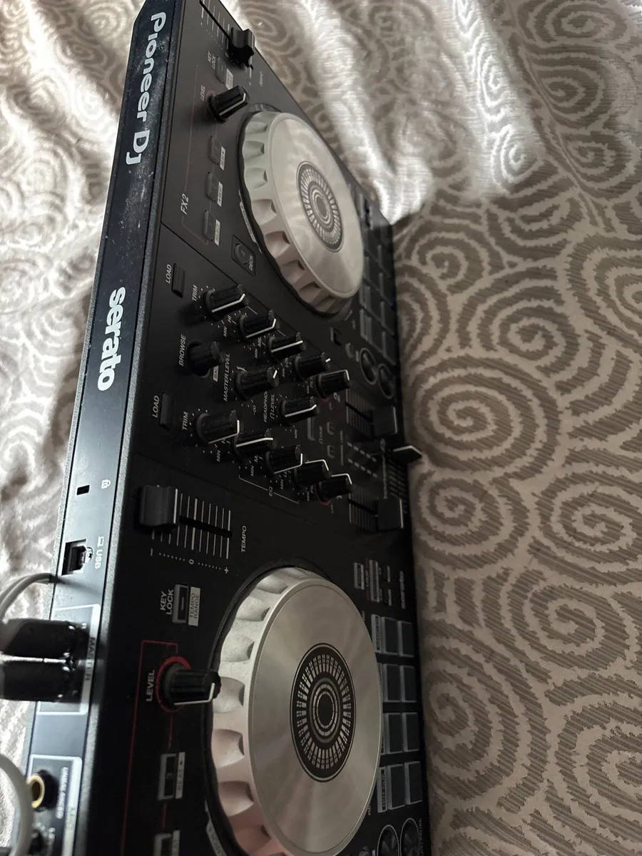 Pioneer Dj x Serato DDJ-SB3 Dj controller - Image 3