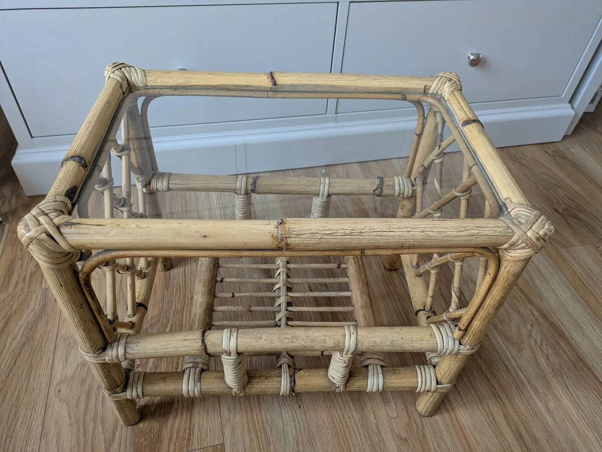 Small cane and glass Coffee table - Image 2