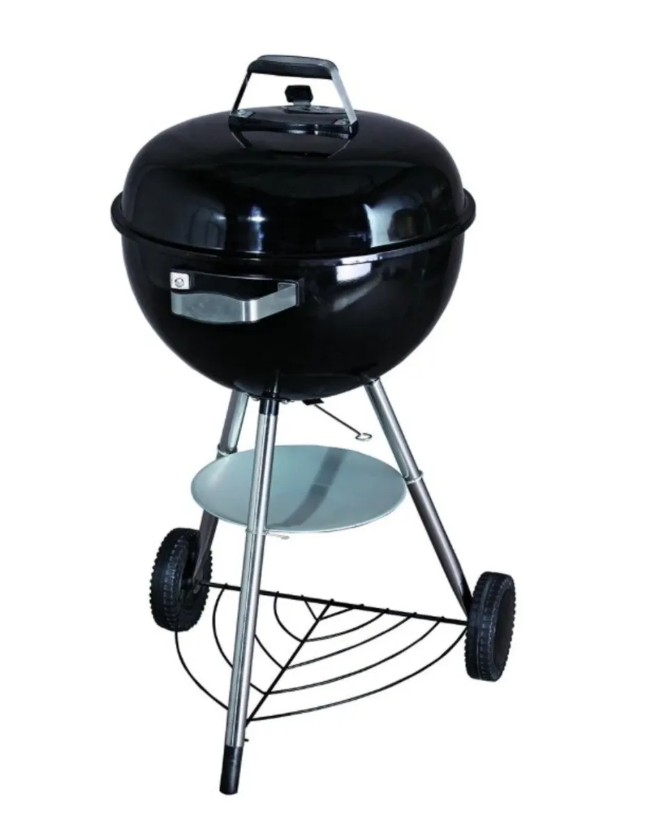 Kettle Barbecue & Accessories - Image 1