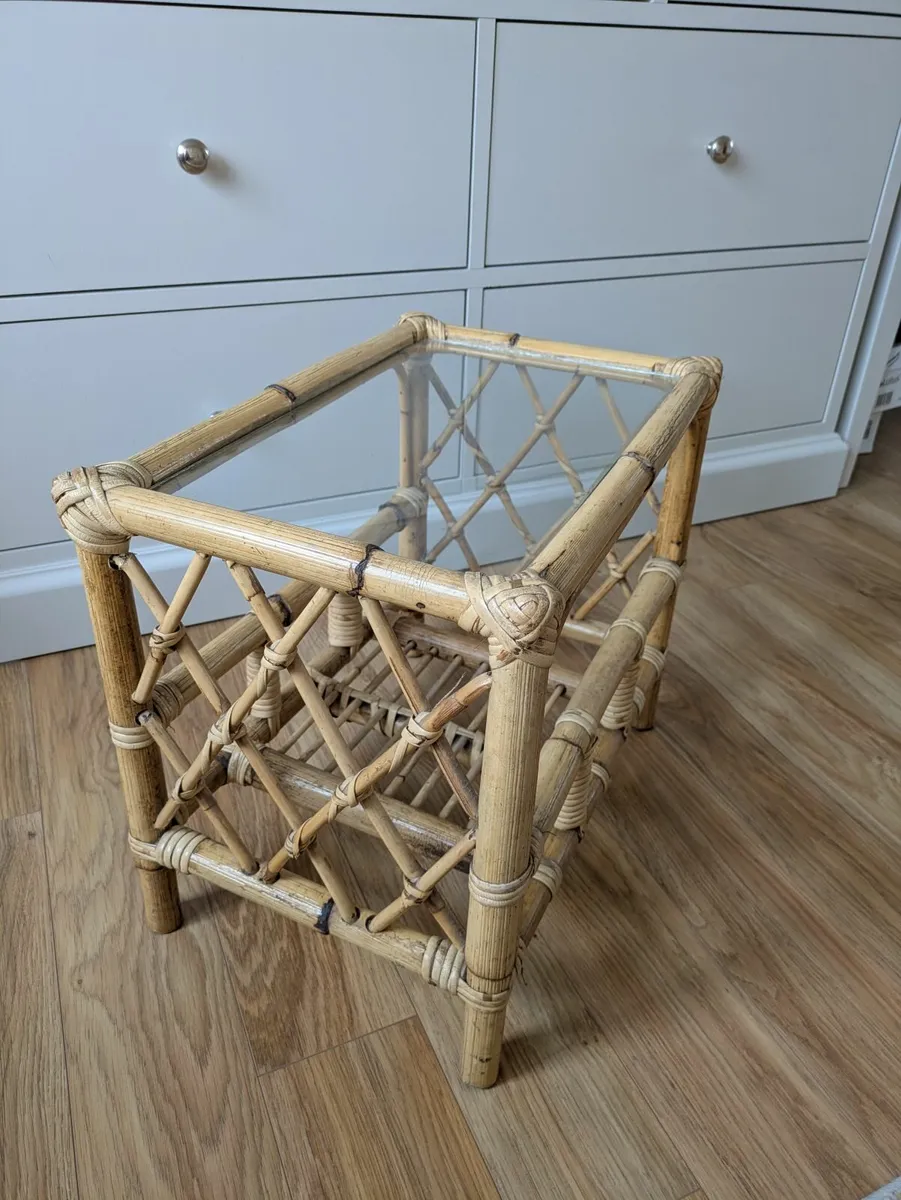 Small cane and glass Coffee table - Image 3