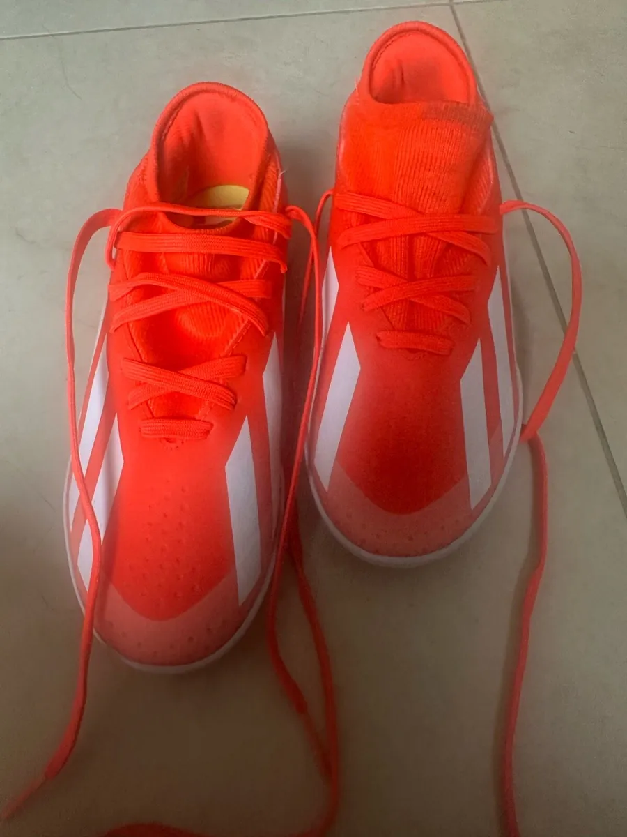 Girls Astro turf soccer boots - Image 3