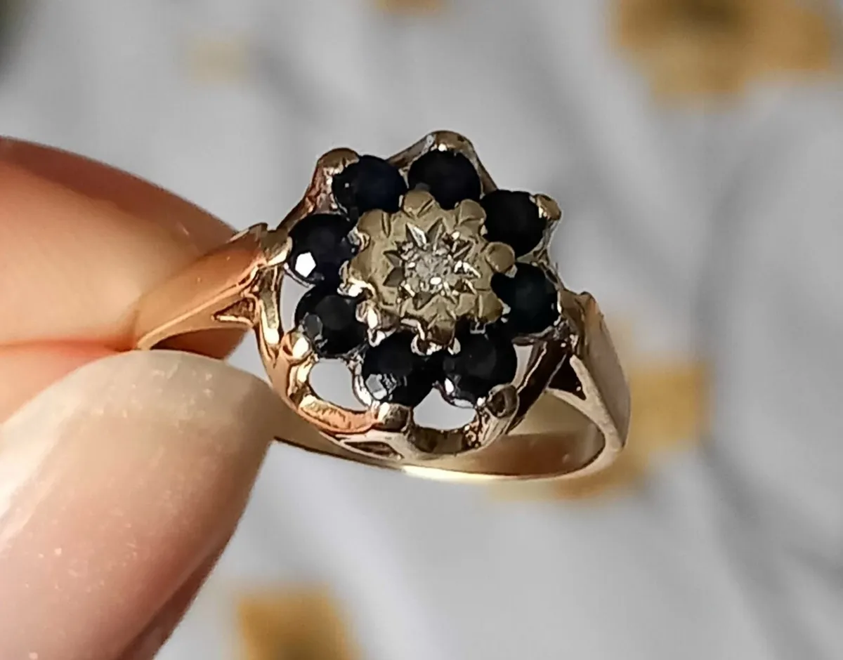 Vintage T.A.D Diamond & Sapphire Gold Ring - Image 1