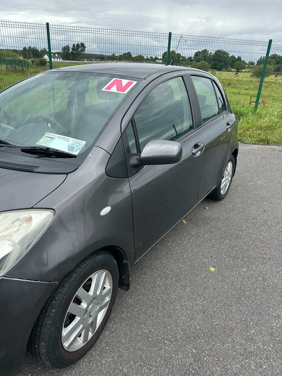 Toyota yaris low mileage 1.3 clean 🚗only 130miles - Image 4