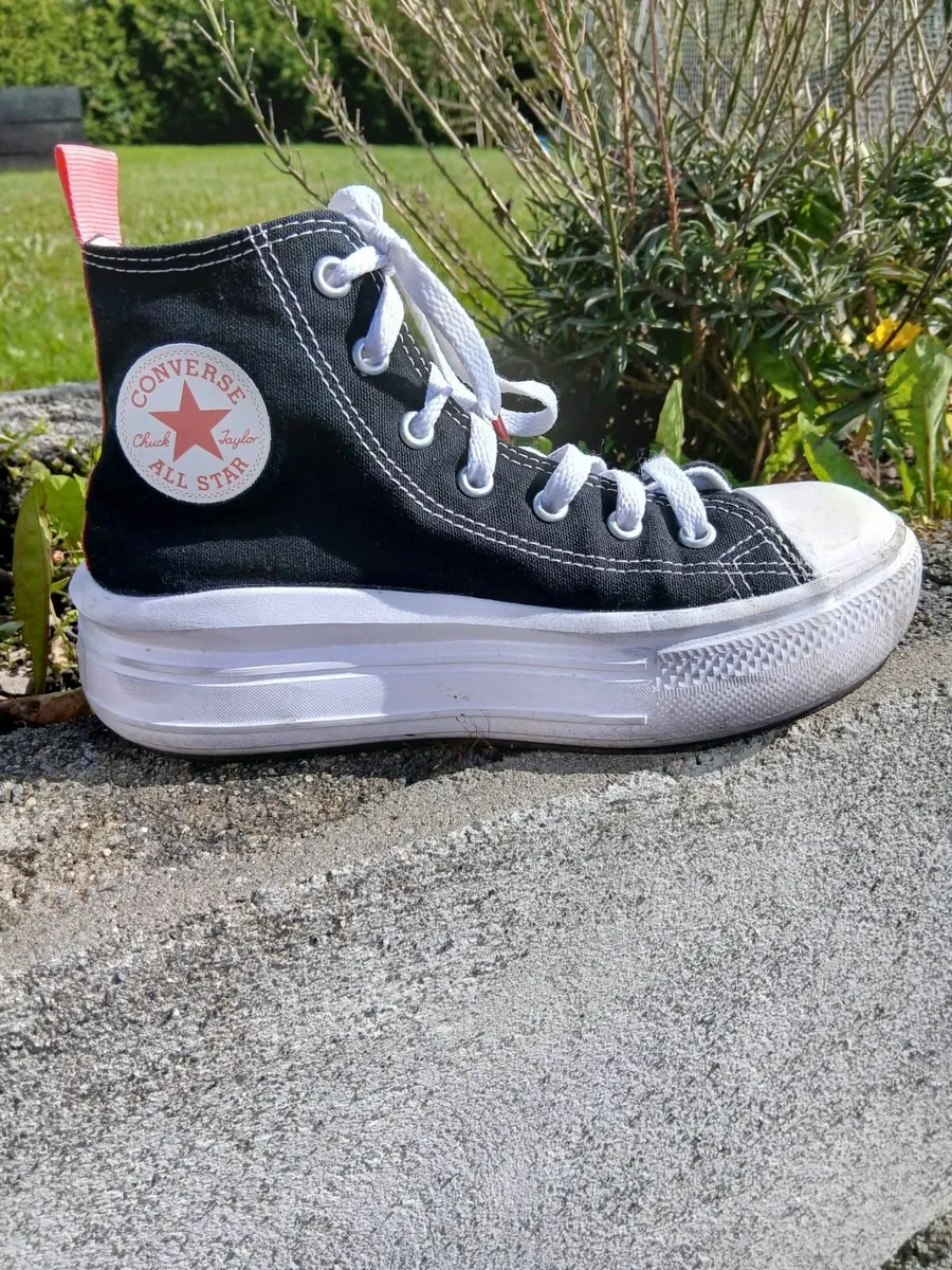 Kids shoes size 2 to 2 and a half - Image 3