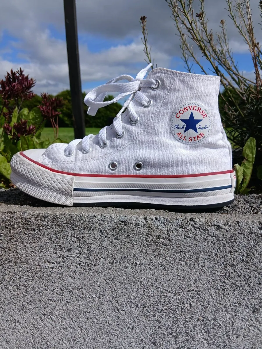 Kids shoes size 2 to 2 and a half - Image 4