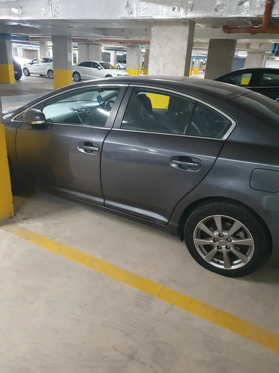 2012 Toyota avensis for sale - Image 1