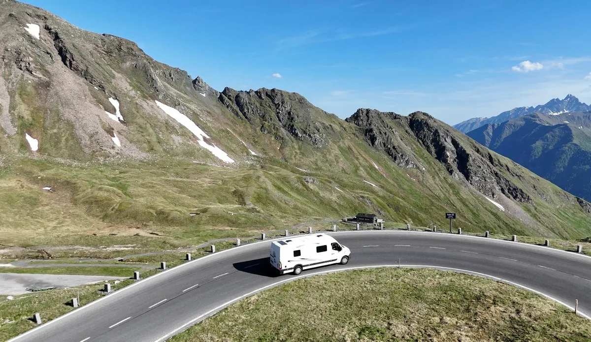Renault Master 2018 Camper Van - Fully Equipped - Image 3