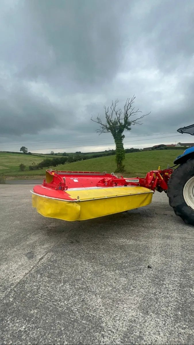 Pottinger 302 Nova Cat Mower - Image 1