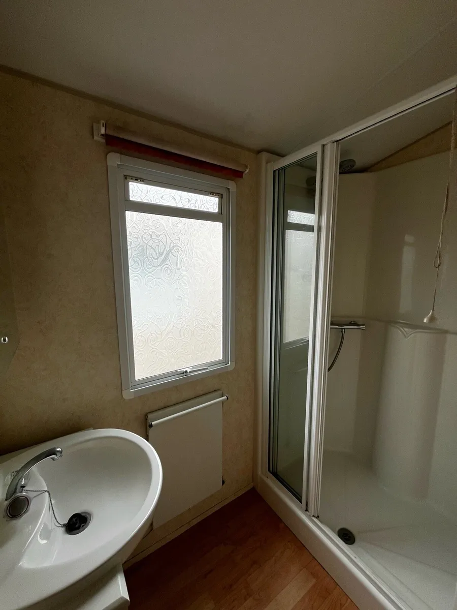3 bedroom Mobile Home - Image 4