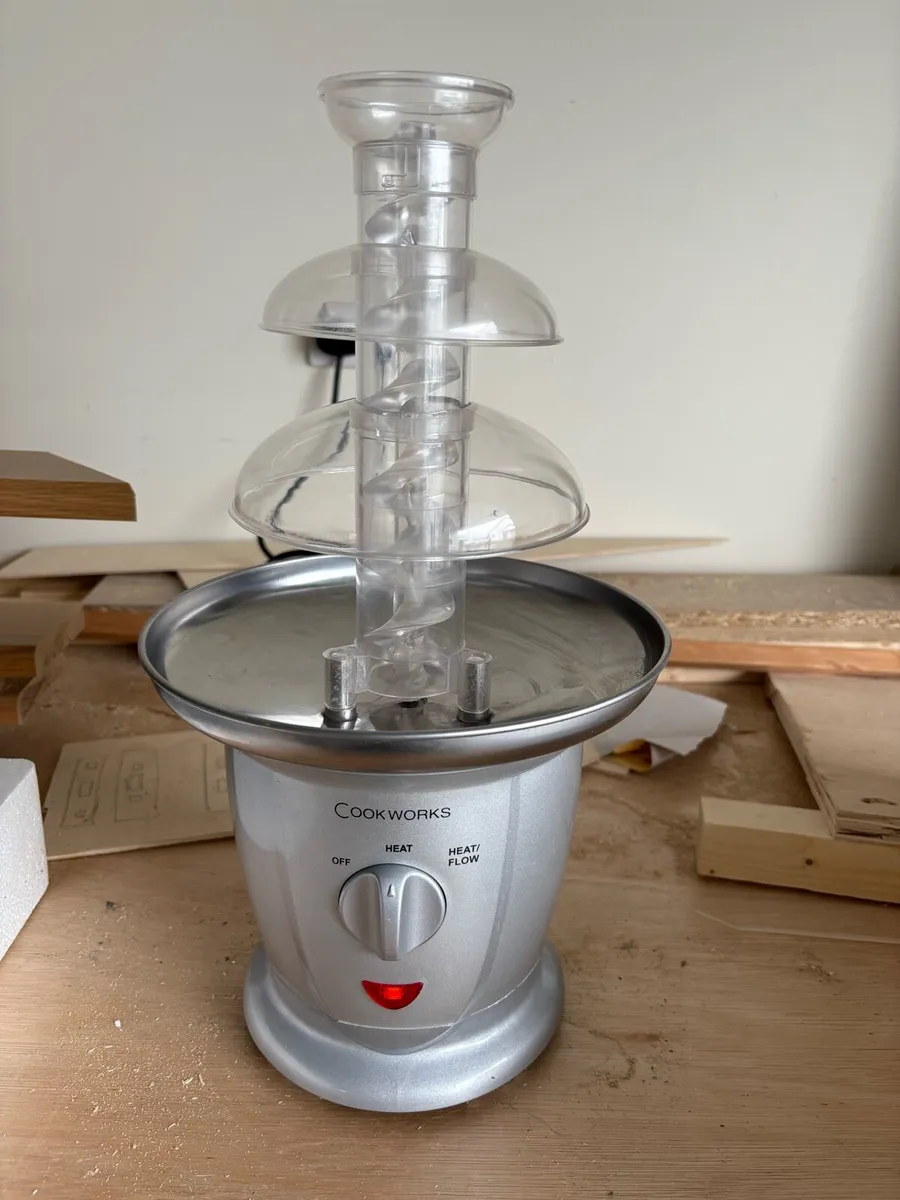 Chocolate fountain - Image 2