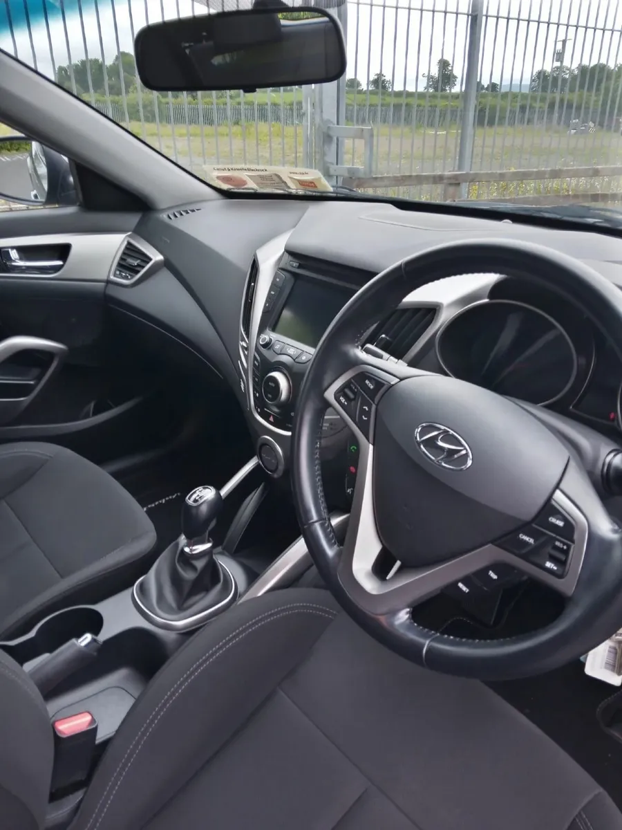Hyundai Veloster 2014 - Image 4