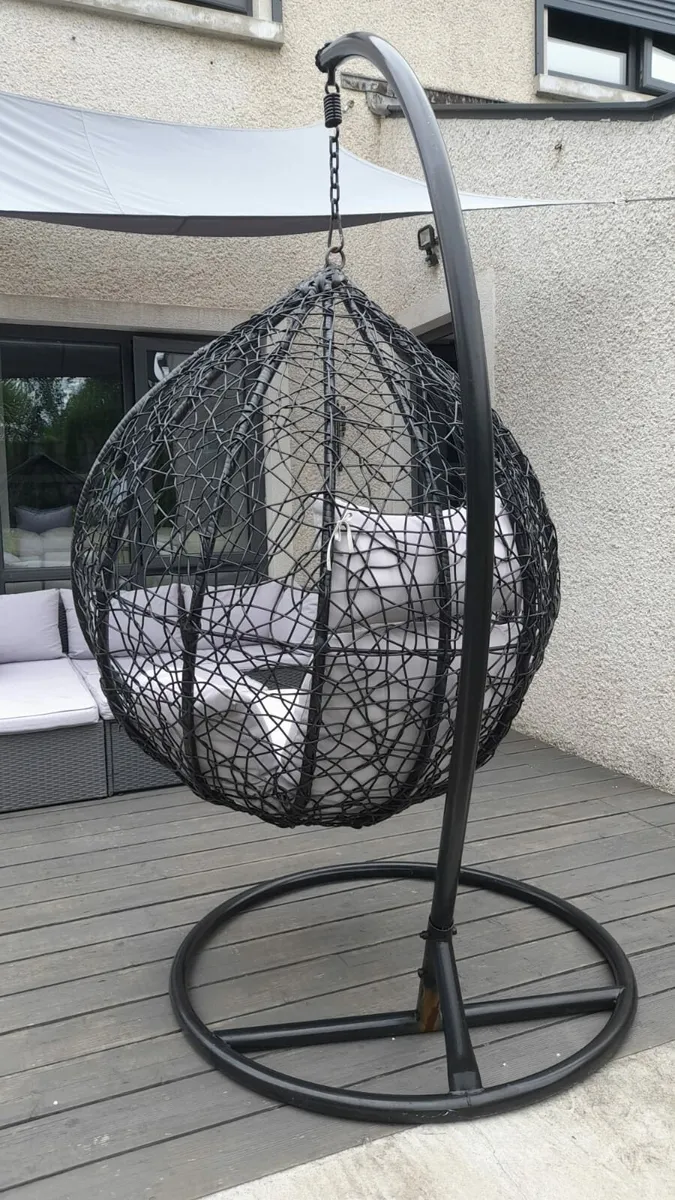 Hanging egg chair with cushions - Image 3