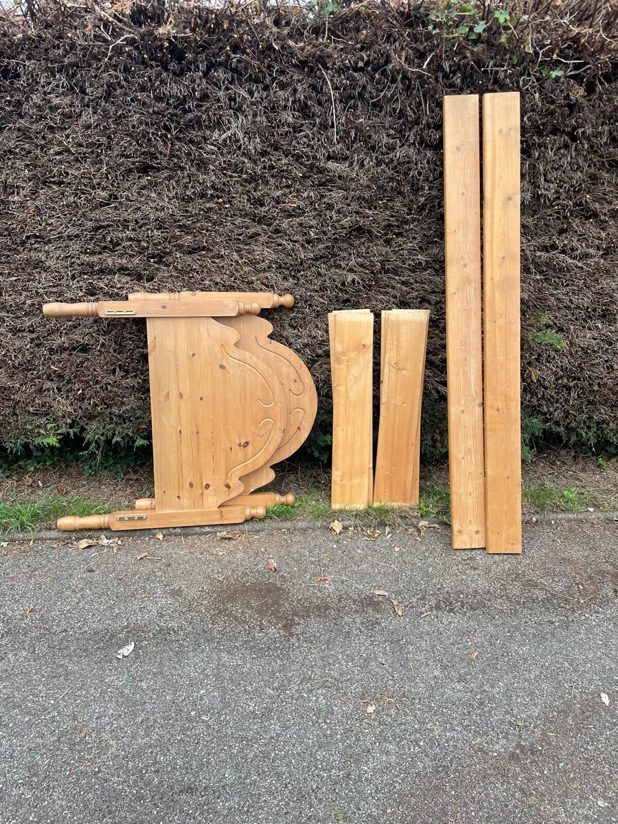 Pine single bed frame - Image 1