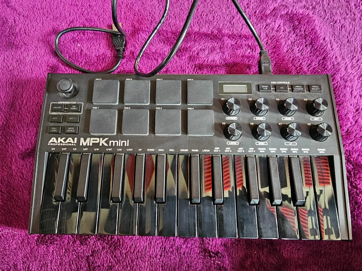 Recording Studio Equipment: Focusrite Rode Akai - Image 3