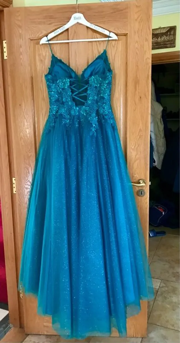 Debs dress - Image 2