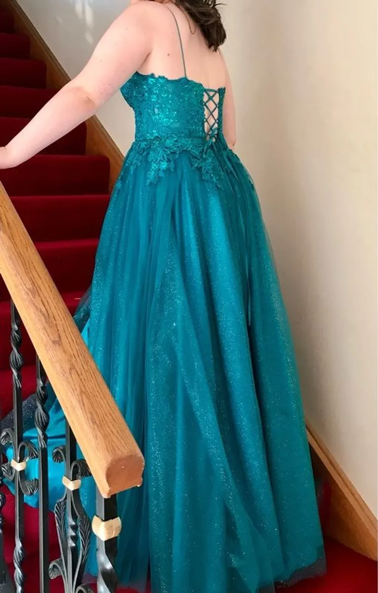 Debs dress - Image 4