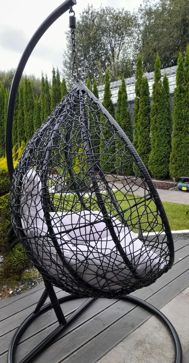 Hanging egg chair with cushions - Image 4