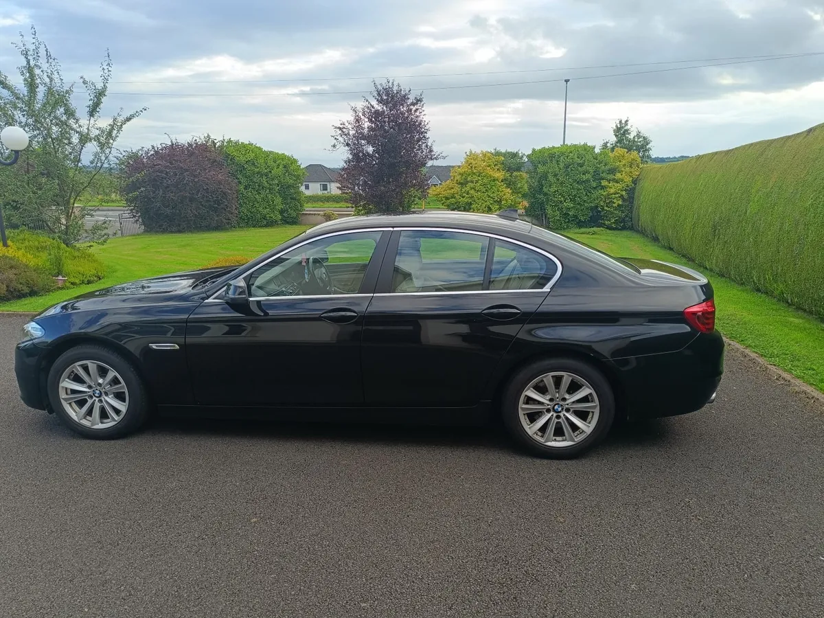 BMW 5-Series 2015 - Image 1