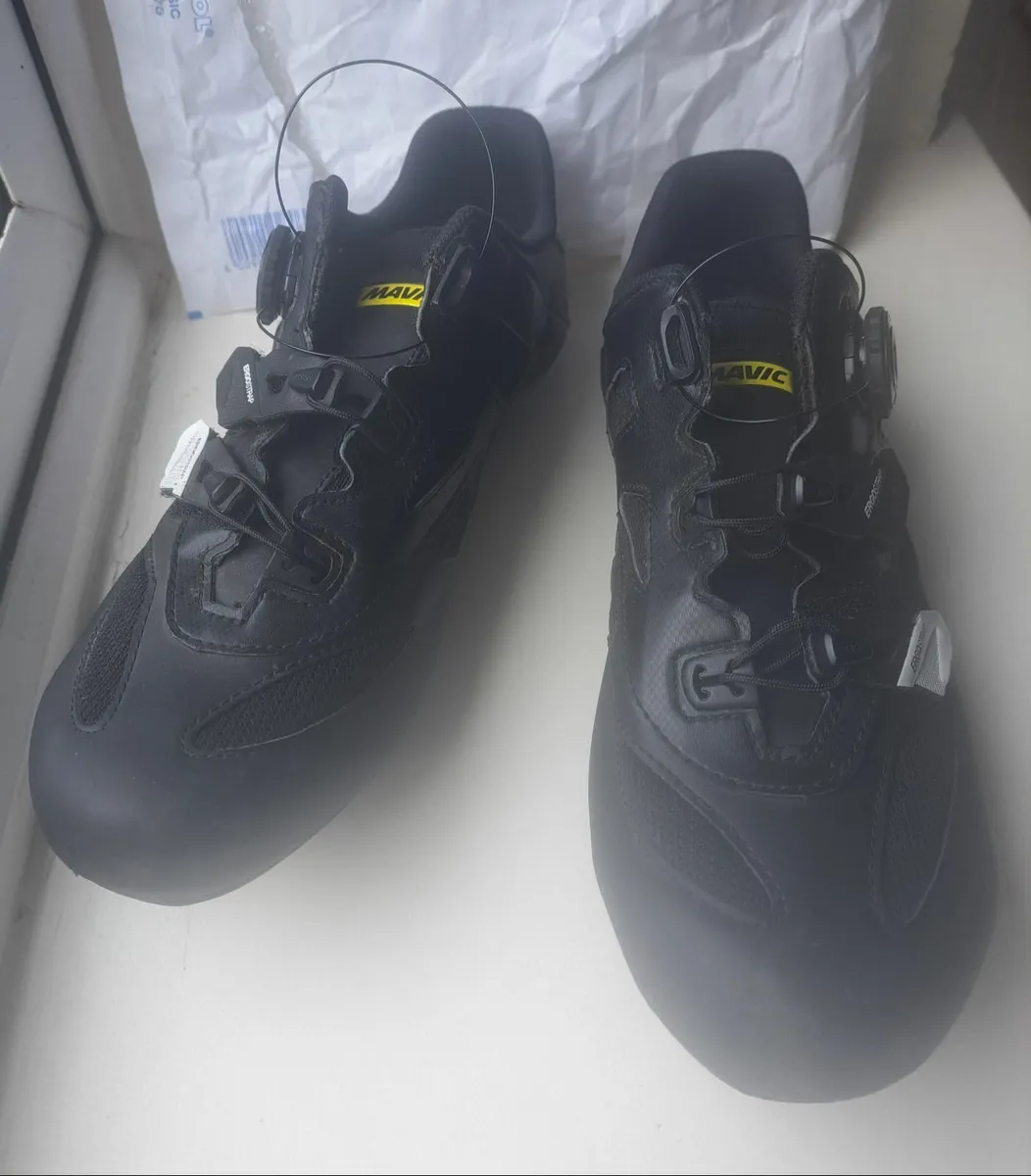 Cycling shoes - Image 1