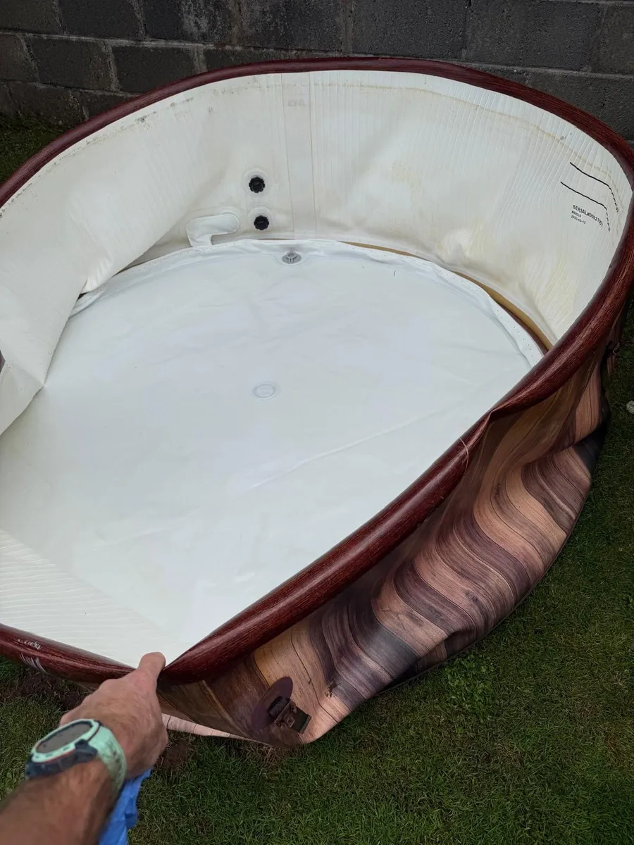 Lazy Spa Hot Tub Helsinki with Freeze technology - Image 3