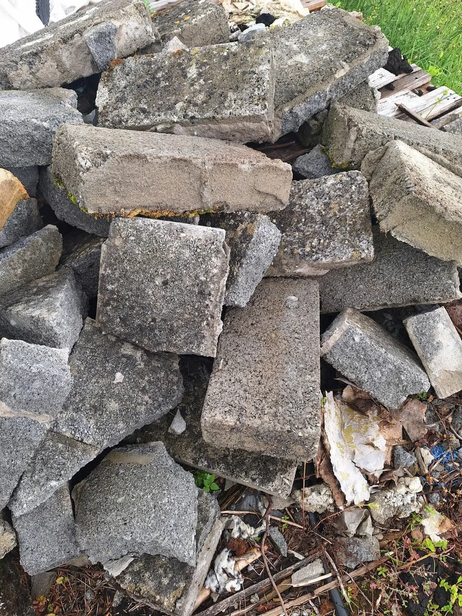 Broken cement blocks - Image 3