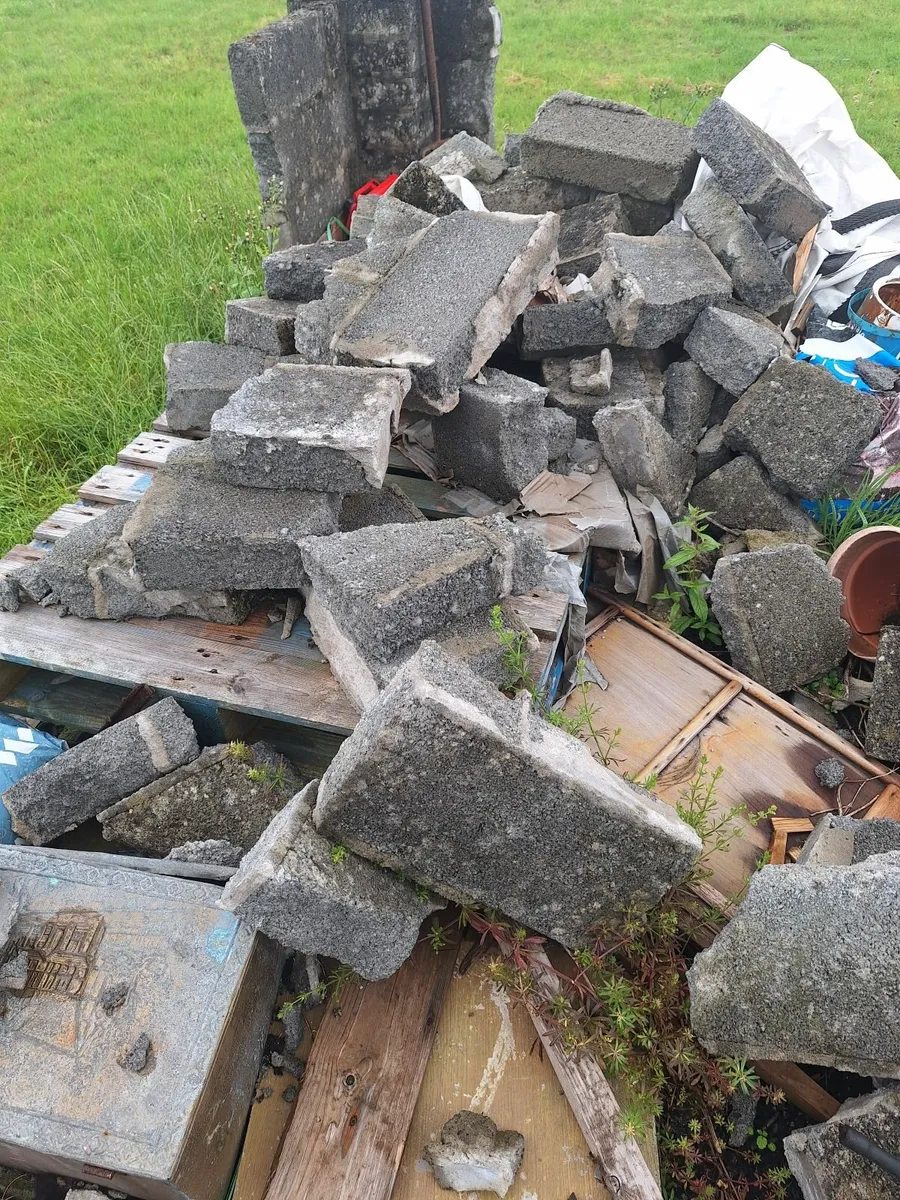 Broken cement blocks - Image 4