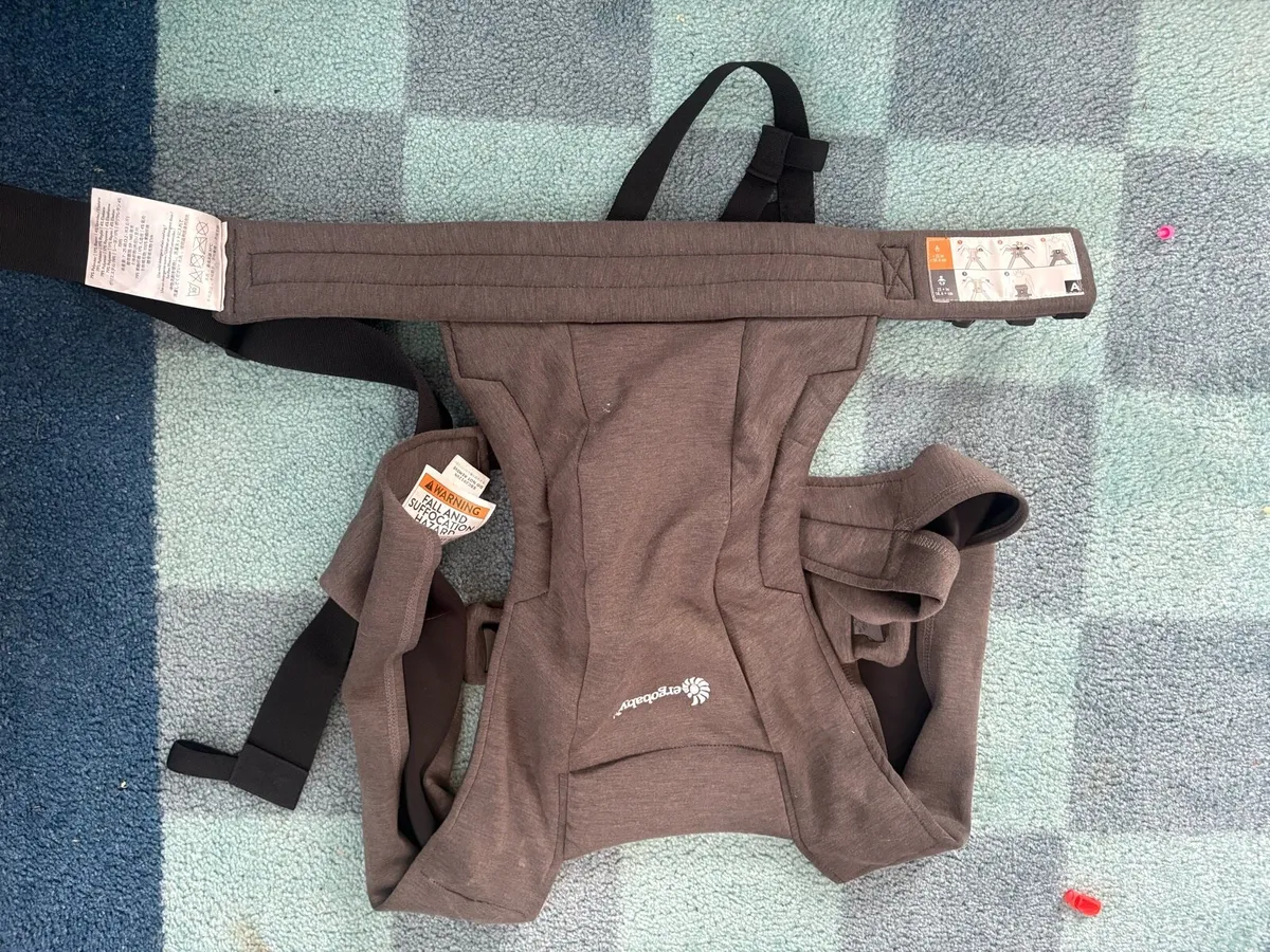 Baby sling ergo baby