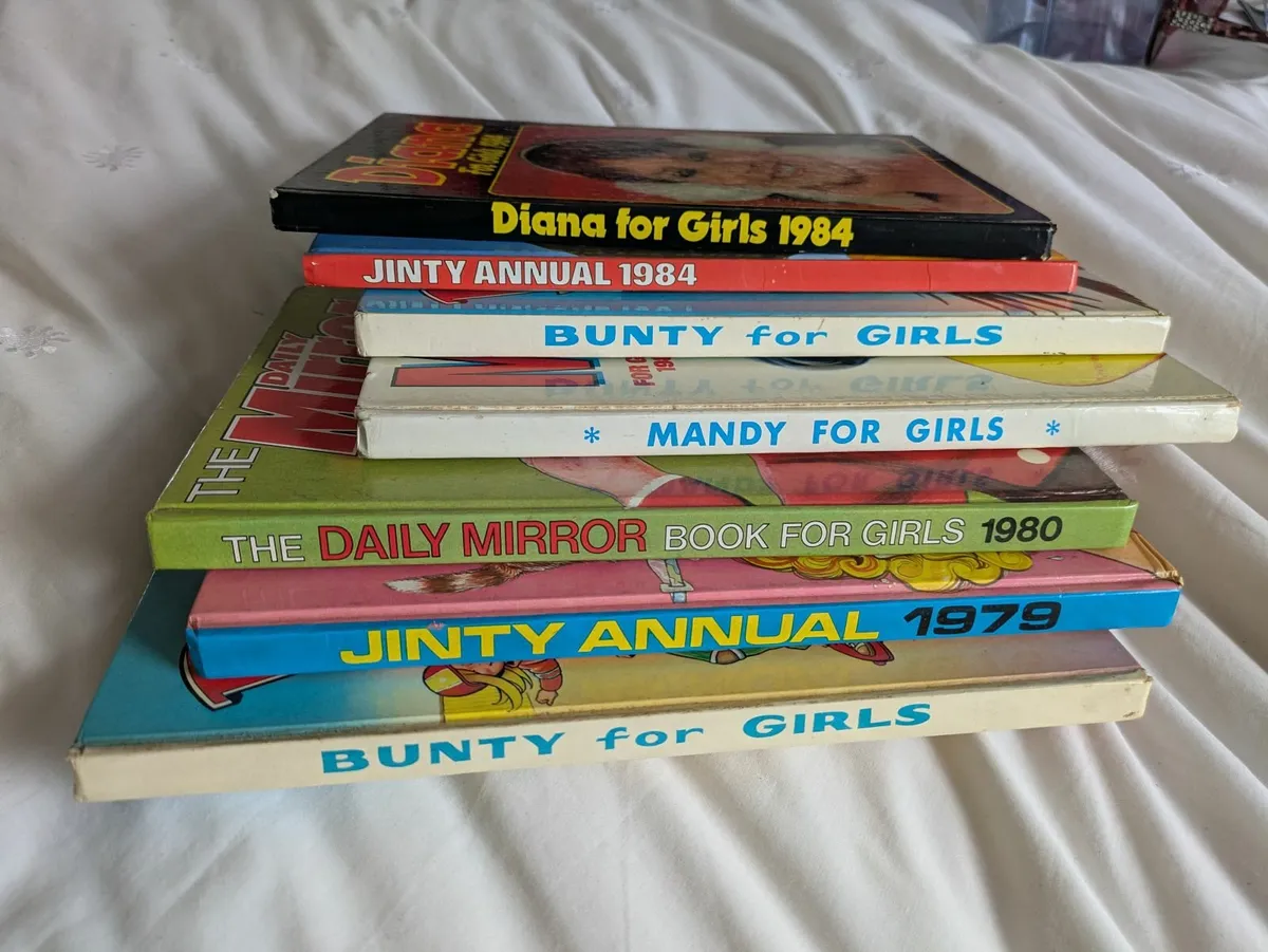 Vintage girls annuals - Image 2