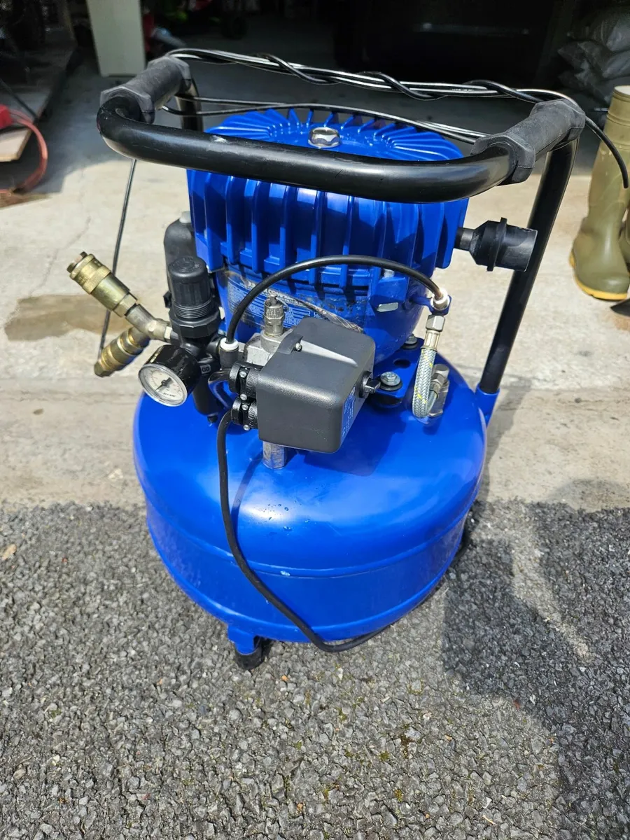 Jun-Air Compressor - Image 2