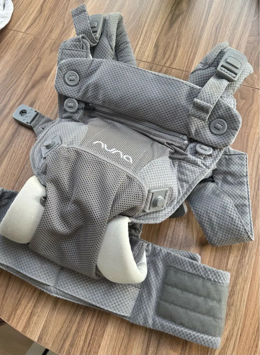 Nuna Cudl Baby/Toddler Carrier - Image 1