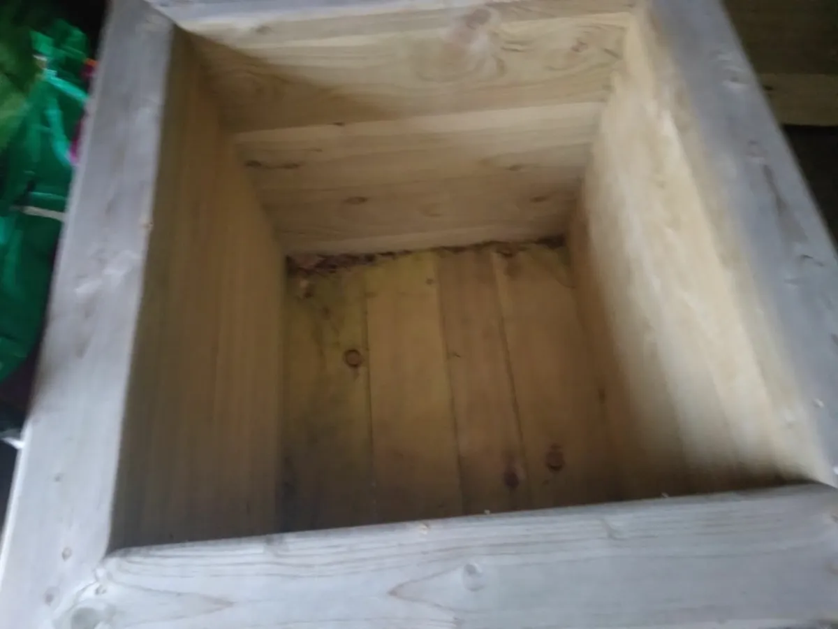 Planters - Image 1