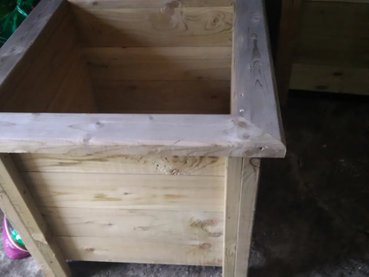 Planters - Image 3