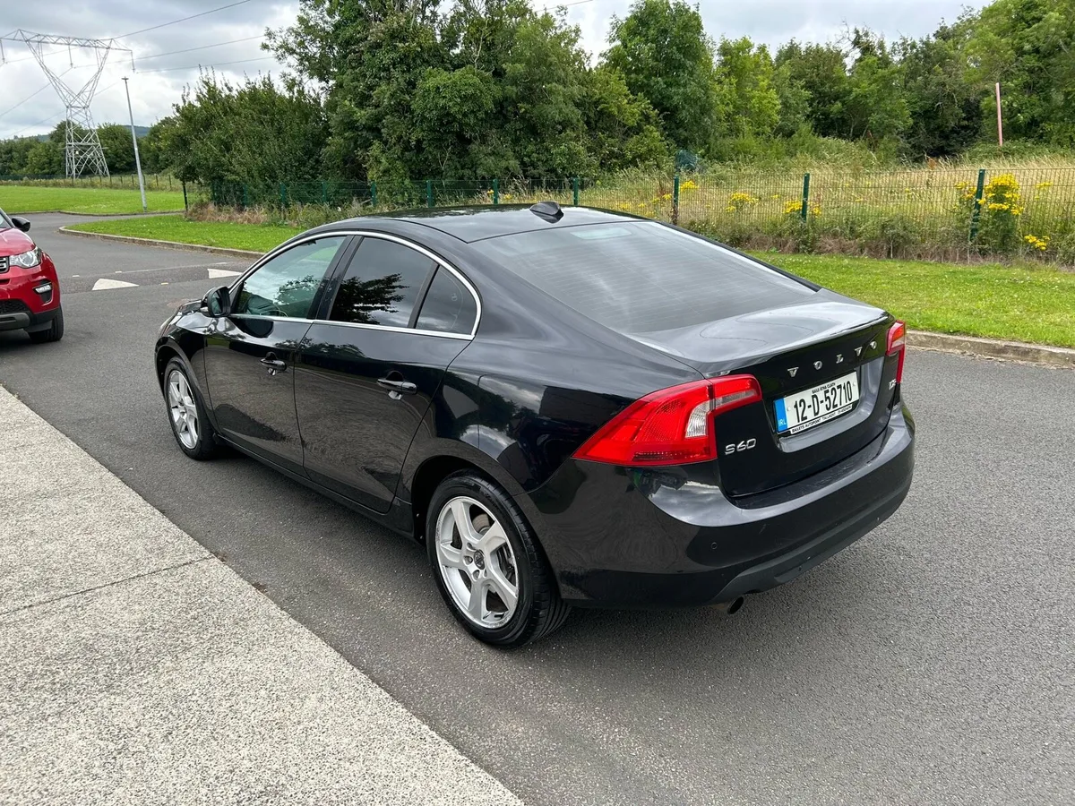 12 VOLVO S60 D2 €3,950 - Image 4
