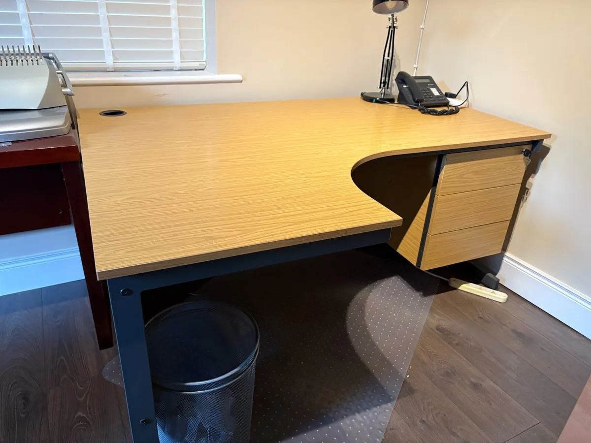 Office corner desk