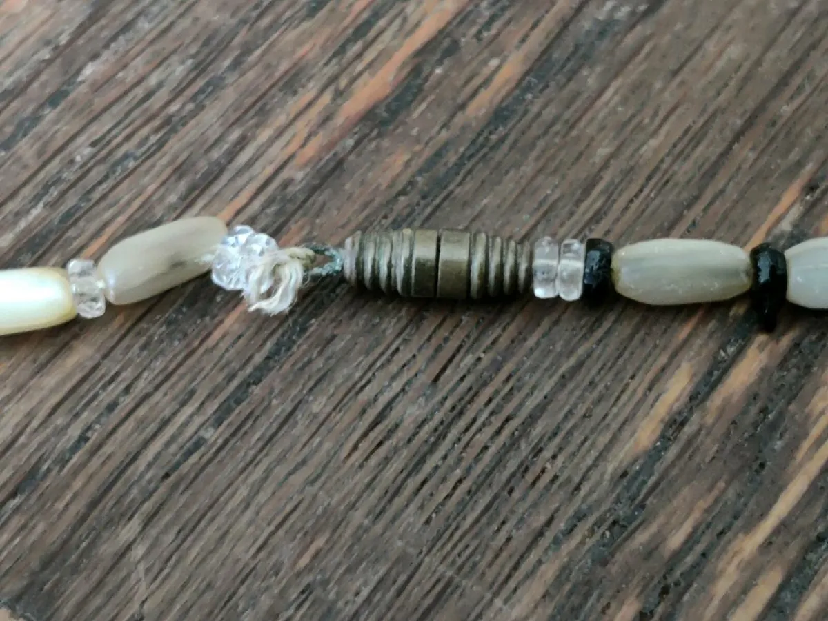 MOTHER OF PEARL, 17"Vintage Heavy Ladies Necklace - Image 4