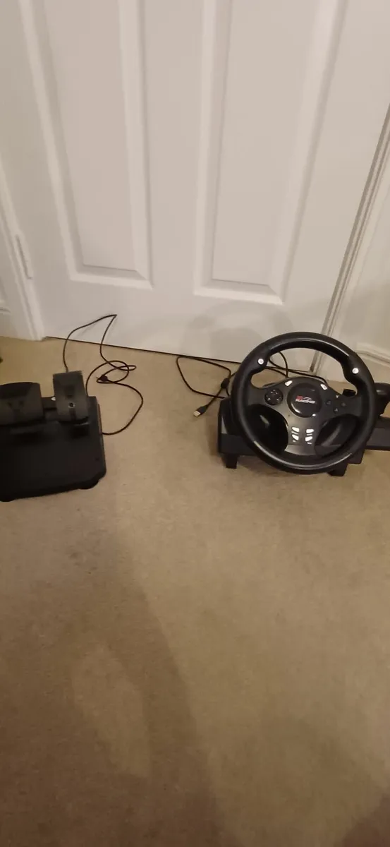 XR Racing Steering  Wheel & Pedals - Image 1