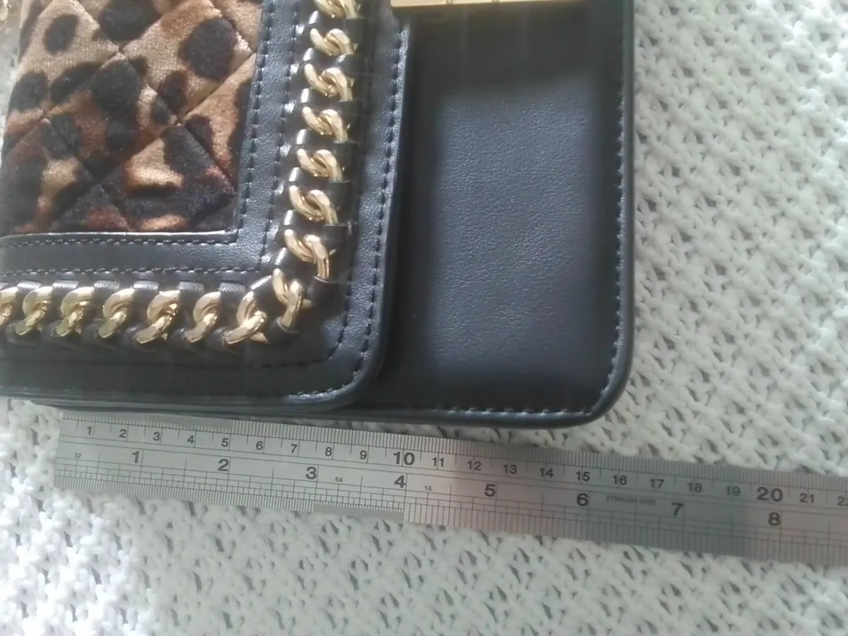 CARVELA BLACK & LEOPARD CHAIN DETAIL BAG AS NEW - Image 4