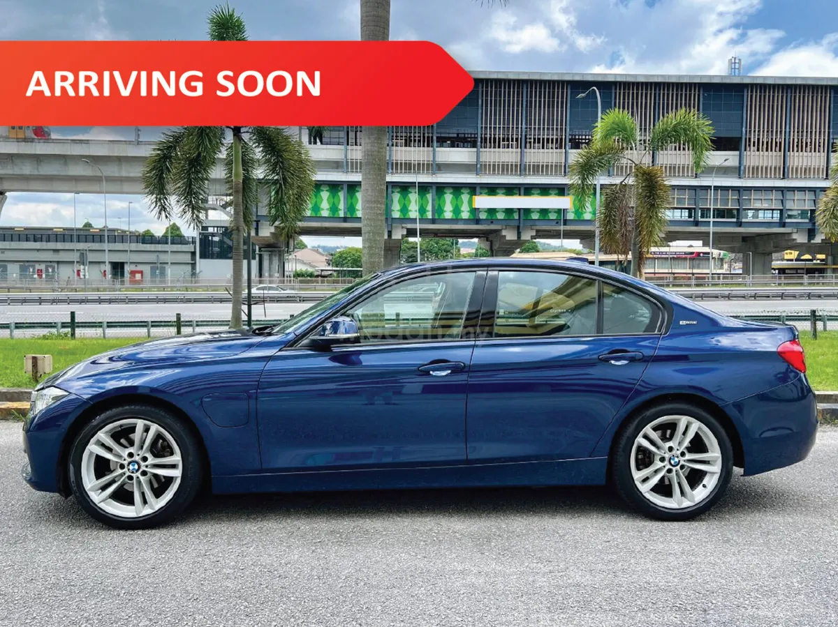 BMW 330e SPORT Mediterranean Blue • 75mls